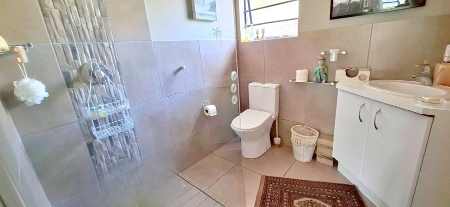 2 Bedroom Property for Sale in Upper Main Street Western Cape